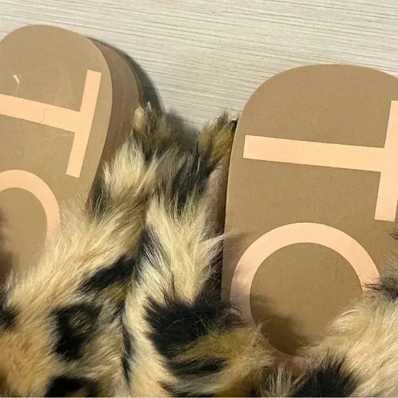 Tom’s Susie Eva Animal Print Slides - Picture 6 of 9